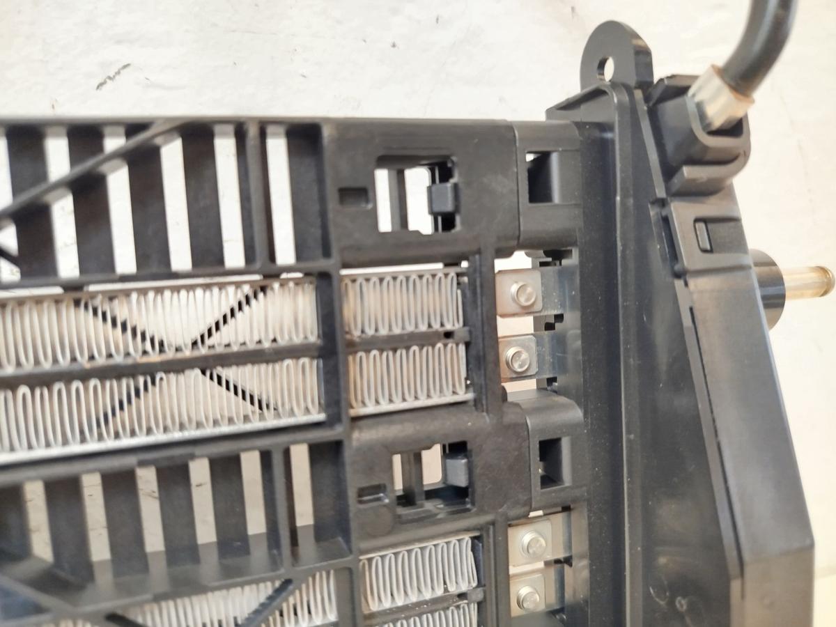 BMW 1er F20 Zuheizer elektrisch im Gebl&auml;sekasten Elektrozuheizer