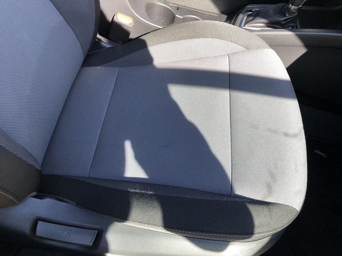 Hyundai i20 GB Sitz vorn rechts Beifahrersitz f&uuml;r 5 t&uuml;rer Stoffsitz mit Heizung