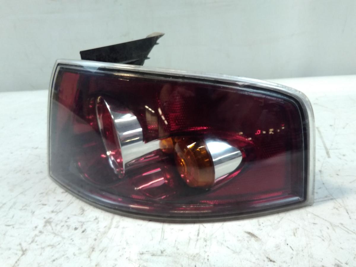 Seat Ibiza 6L original Rückleuchte Heckleuchte rechts Facelift dunkel BJ2007