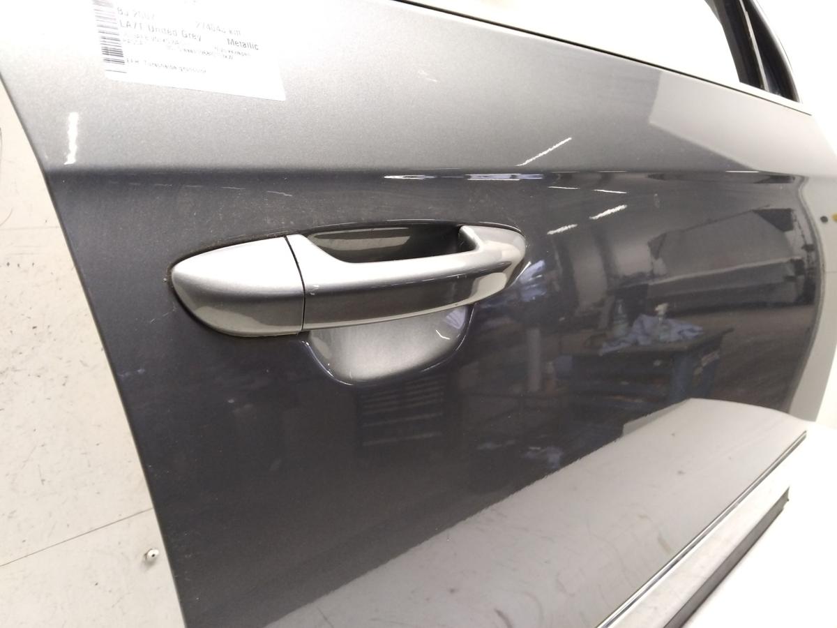 VW Passat 3C original T&uuml;r vorn rechts LA7T United Grey Metallic BJ2007