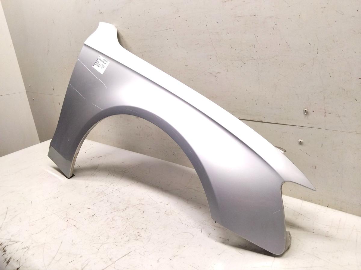 Audi A4 8K B8 original Kotfl&uuml;gel vorn rechts eissilbermetallic LX7W Bj.2009