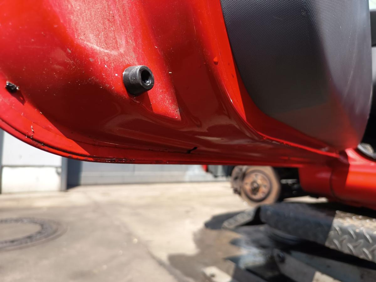 Peugeot 107 original Tür links Fahrer KJH Scarletrot Bj 2008