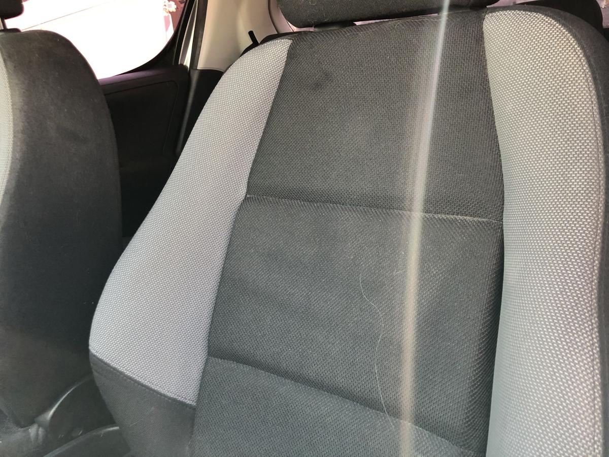 Peugeot 207 WA WC Sitz vorn links Fahresitz nur f&uuml;r 5 t&uuml;rer Stoffsitz Autositz