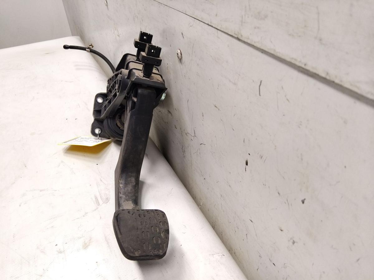 Mercedes Vito 111CDI 447 original Kupplungspedal mit Lagerbock Bj.2014