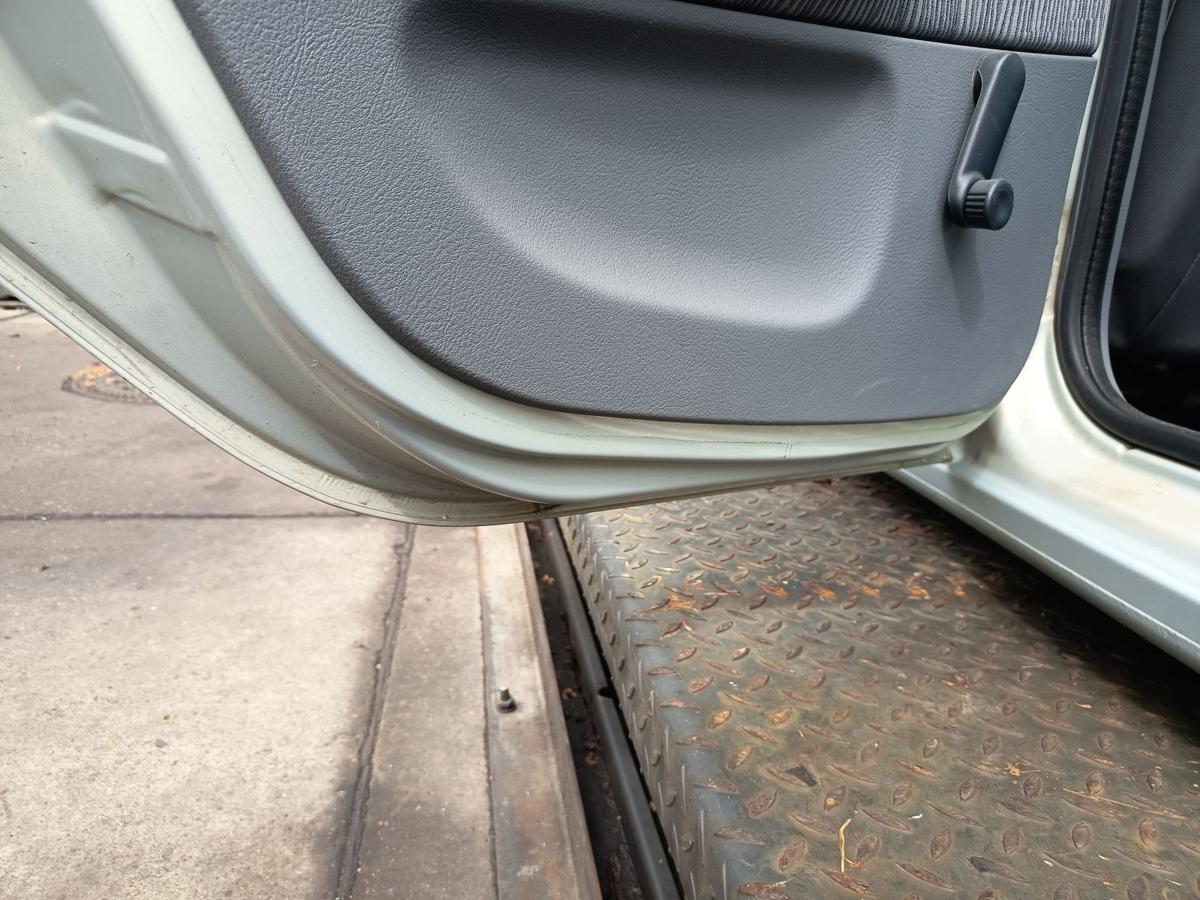 Renault Megane Kombi original T&uuml;r hinten links MV632 Polargrau Bj 2001