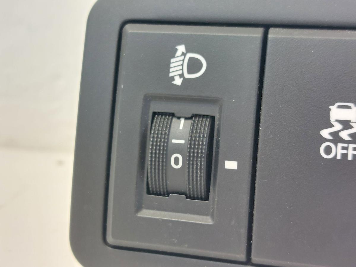 Hyundai i20 PB Schalterblock mit Regler LWR Dimmer und ESP OEM