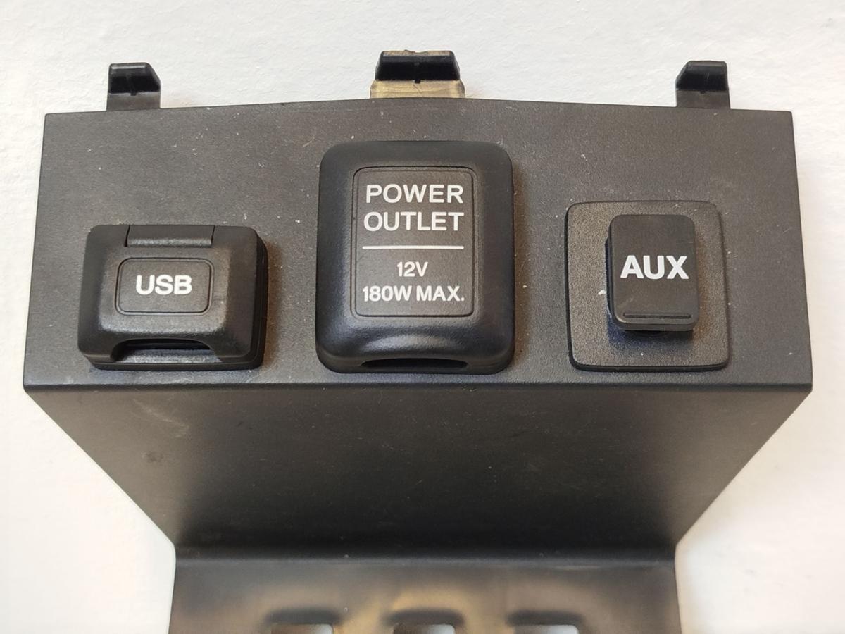 Honda Civic Tourer IX MK9 FK3 USB Anschl&uuml;sse Zigarettenanz&uuml;nder Verkleidung