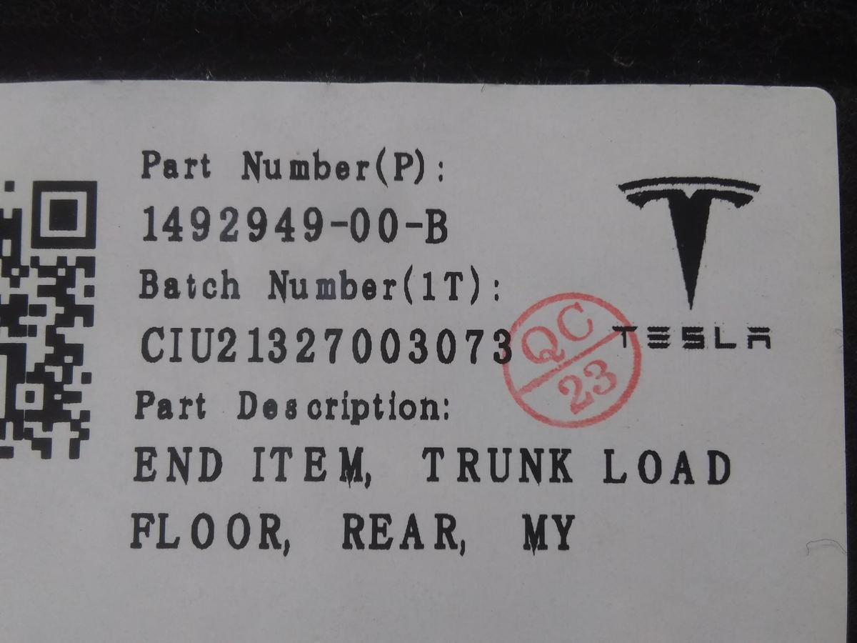 Tesla Model Y original Kofferraumbelag Kofferraumboden vorn und hinten Bj.2023 Tesla Model Y original Kofferraumbelag Kofferraumboden vorn und hinten Bj.2023