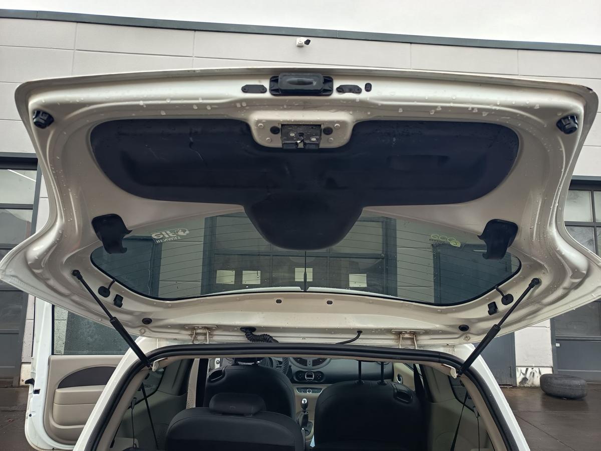 Renault Twingo II original Heckklappe mit Scheibe OV369 Arktiswei&szlig; Bj 2009