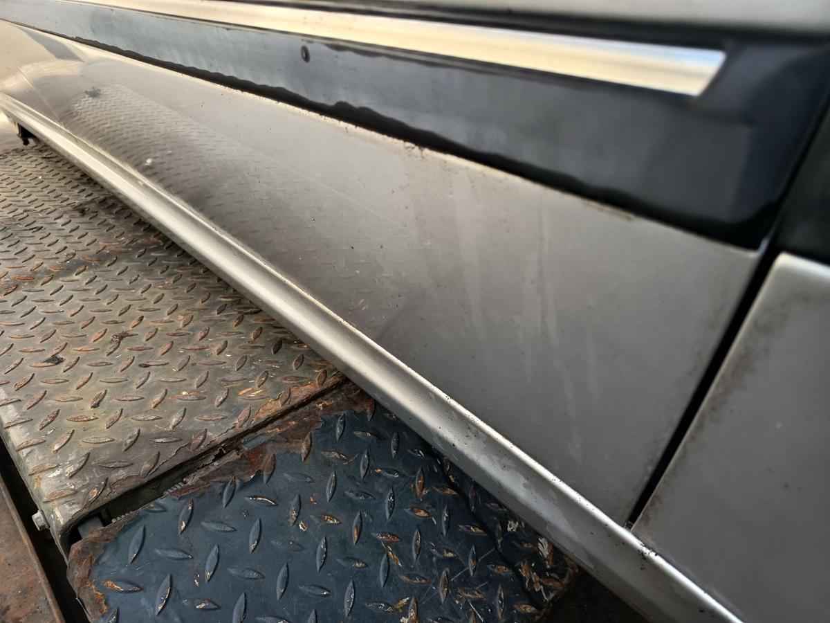 Peugeot 406 original T&uuml;r vorn rechts Beifahrer EYC Quartzgrau Bj 2003