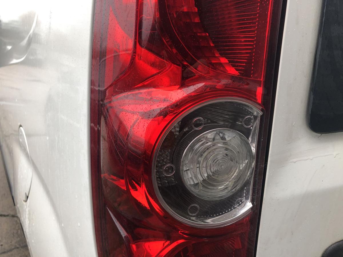 Fiat Doblo Cargo 263 Rückleuchte links Rücklicht Heckleuchte Flügeltürer