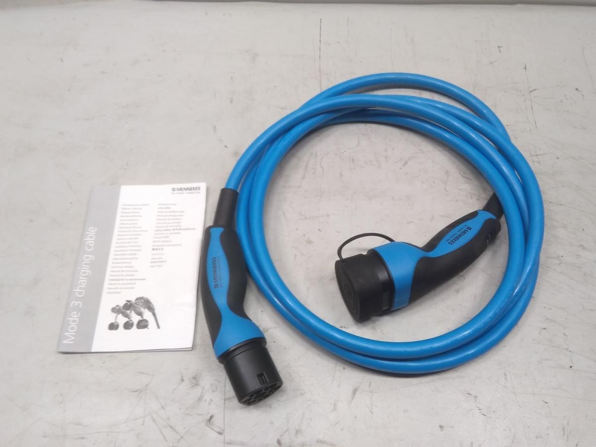 Tesla Model Y Ladekabel 4 Meter 1039810-01-A Menekes 36213/3P+N