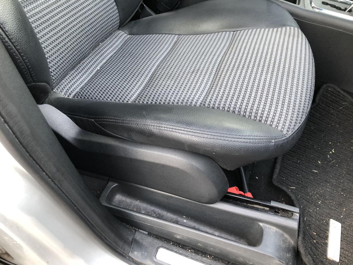 Mercedes A Klasse W169 Sitz vorn rechts 5t&uuml;rer Beifahrersitz Sitzheizung