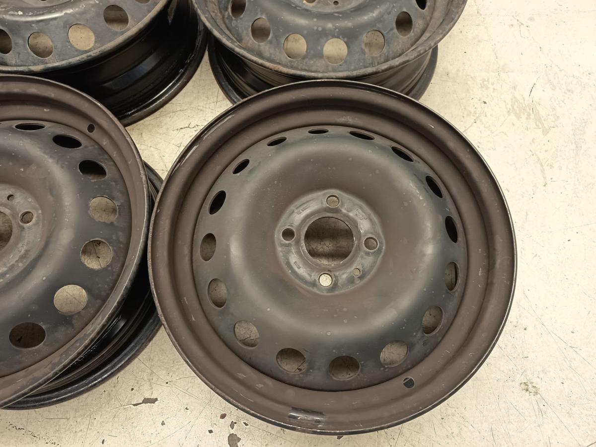 Renault Clio III Bj 2012 original Satz Stahlfelgen 5,5x15 ET 43 515020