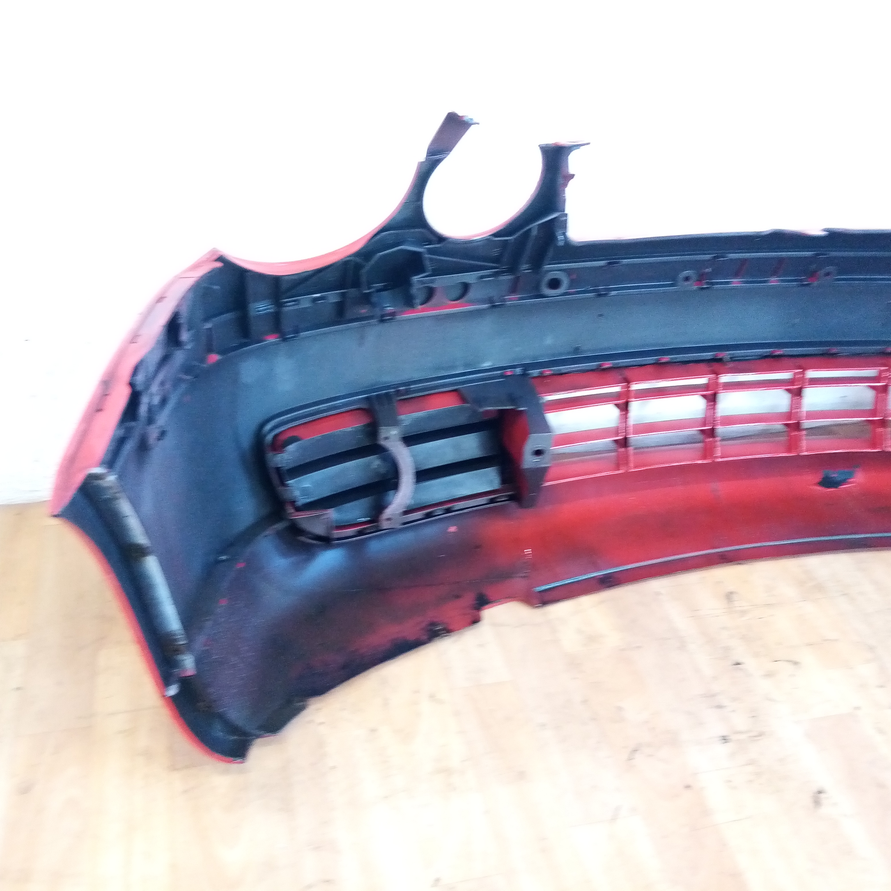 Stoßstange Stoßfänger Bumper vorn VW Polo 9N1 Rot