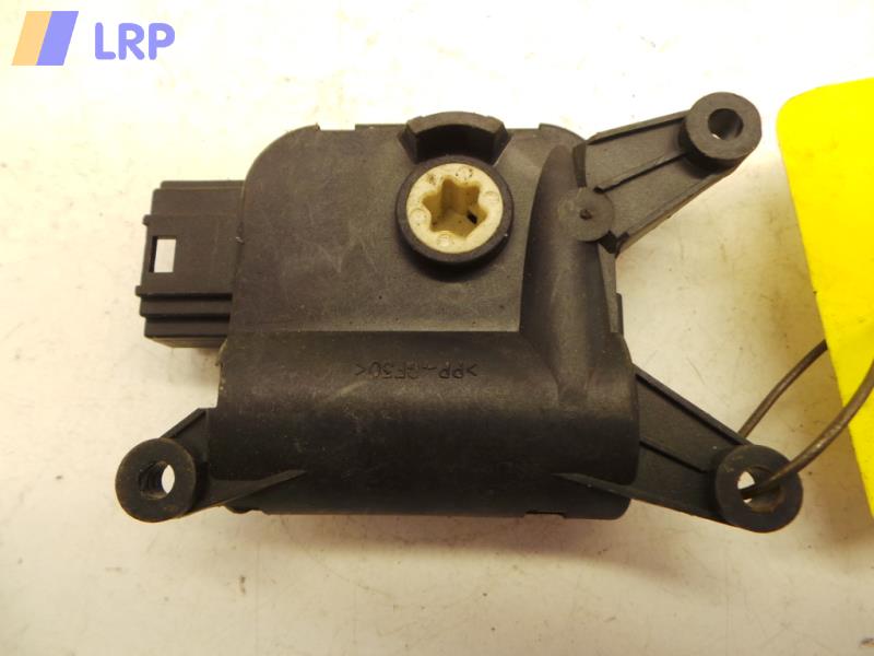 Audi A6 4F Bj.2004 Stellmotor Heizungsklappe Klimaautomatik B132111563 Bosch