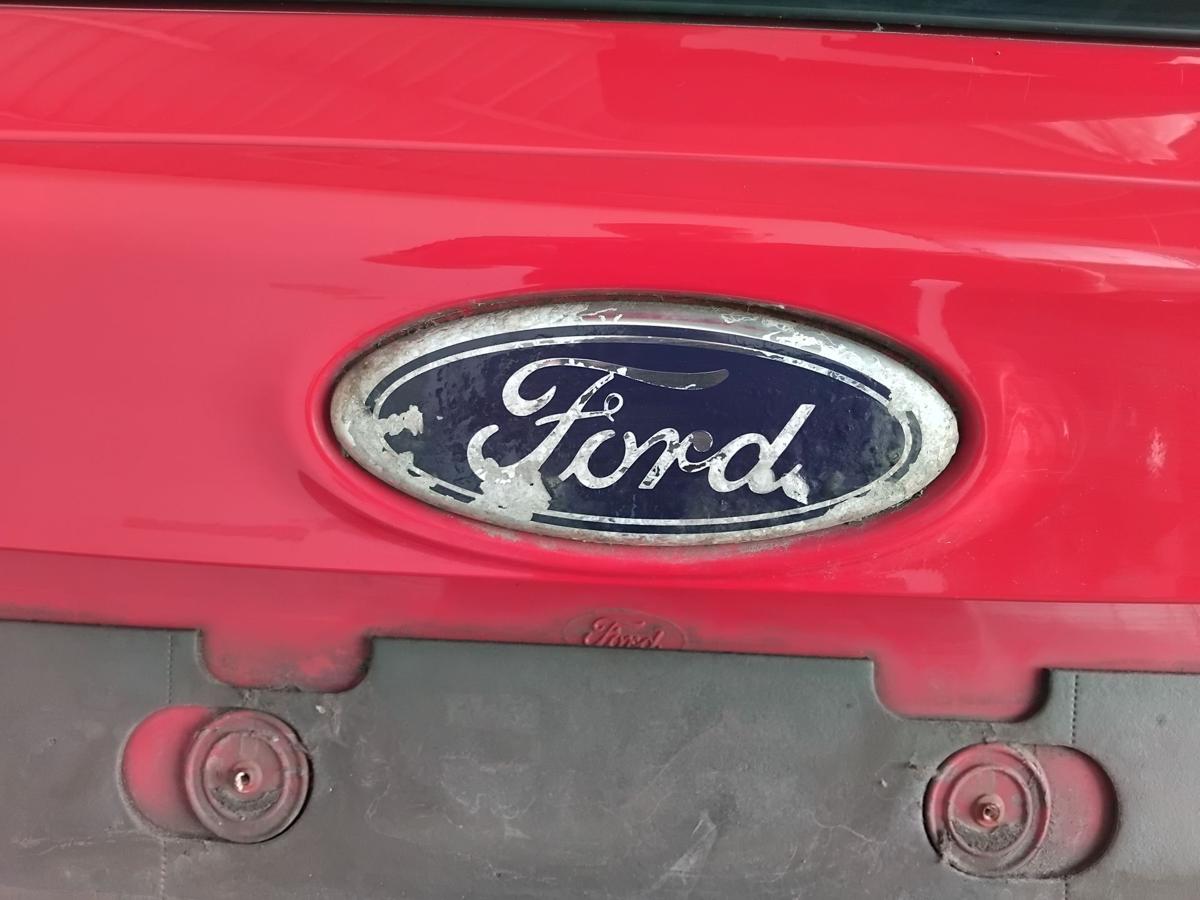 Ford Focus 3 DYB Kombi Heckklappe racerot inkl. Scheibe BJ2013 Turnier