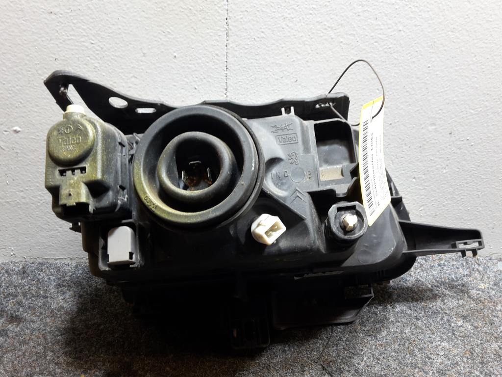 Citroen Saxo BJ 1999 Scheinwerfer vorn links Lampe Valeo 96-99