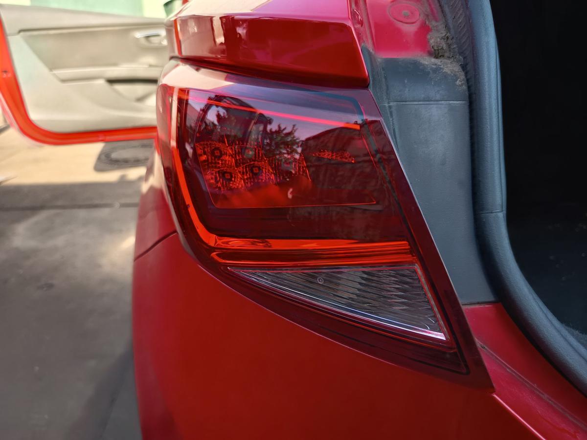 Seat Leon III Limo original LED Heckr&uuml;ckleuchte links aussen Schlusslicht Bj2014