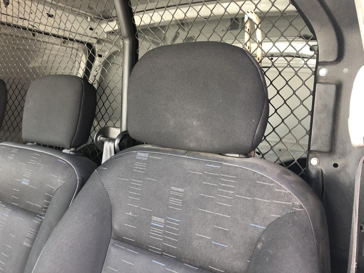 Citroen Berlingo B9 Kasten Fahrersitz Sitz vorn links Stoff Text lesen