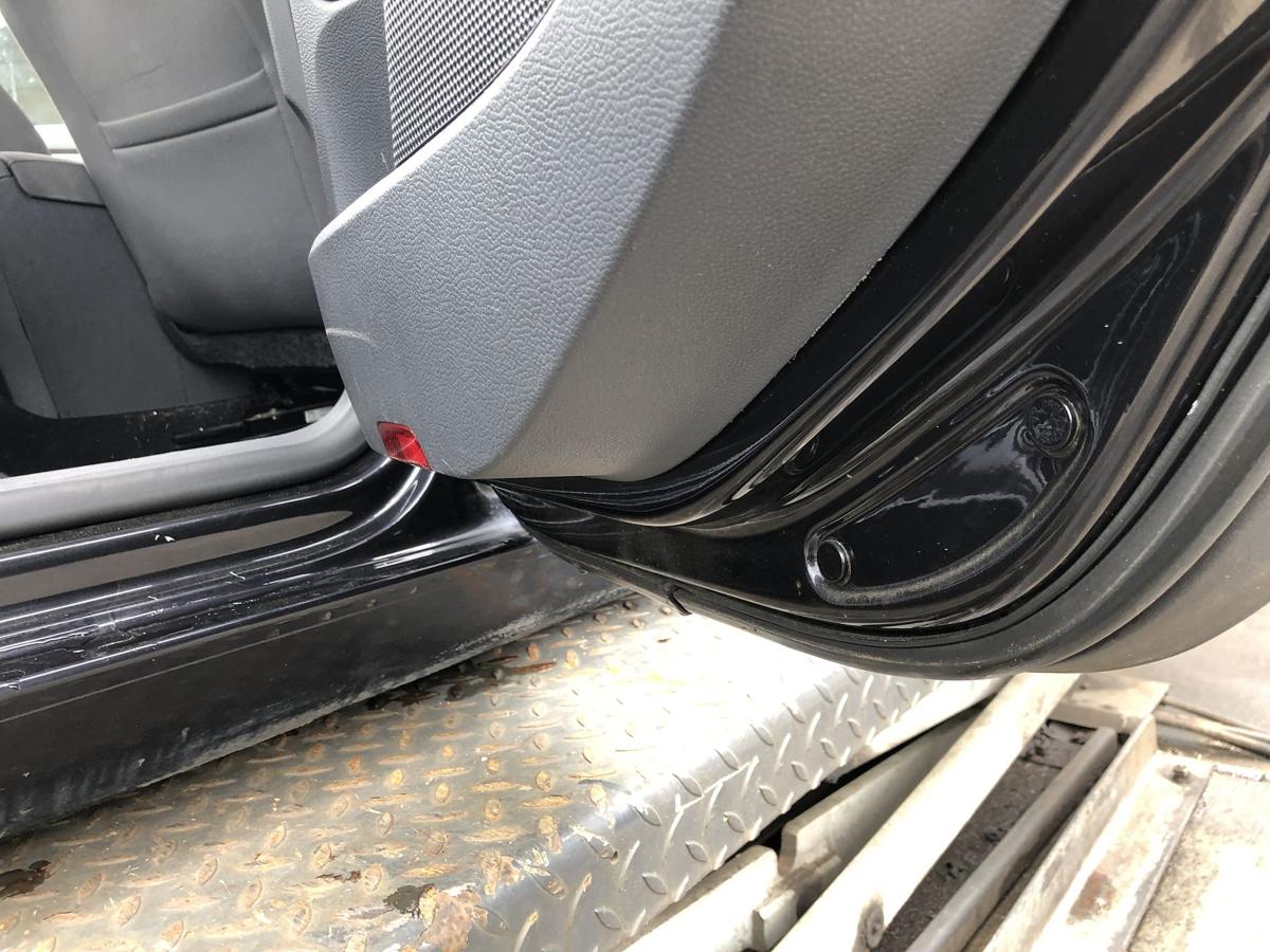 VW Golf V Limo original Tür hinten rechts Fond C9Z Black magic Bj 2008