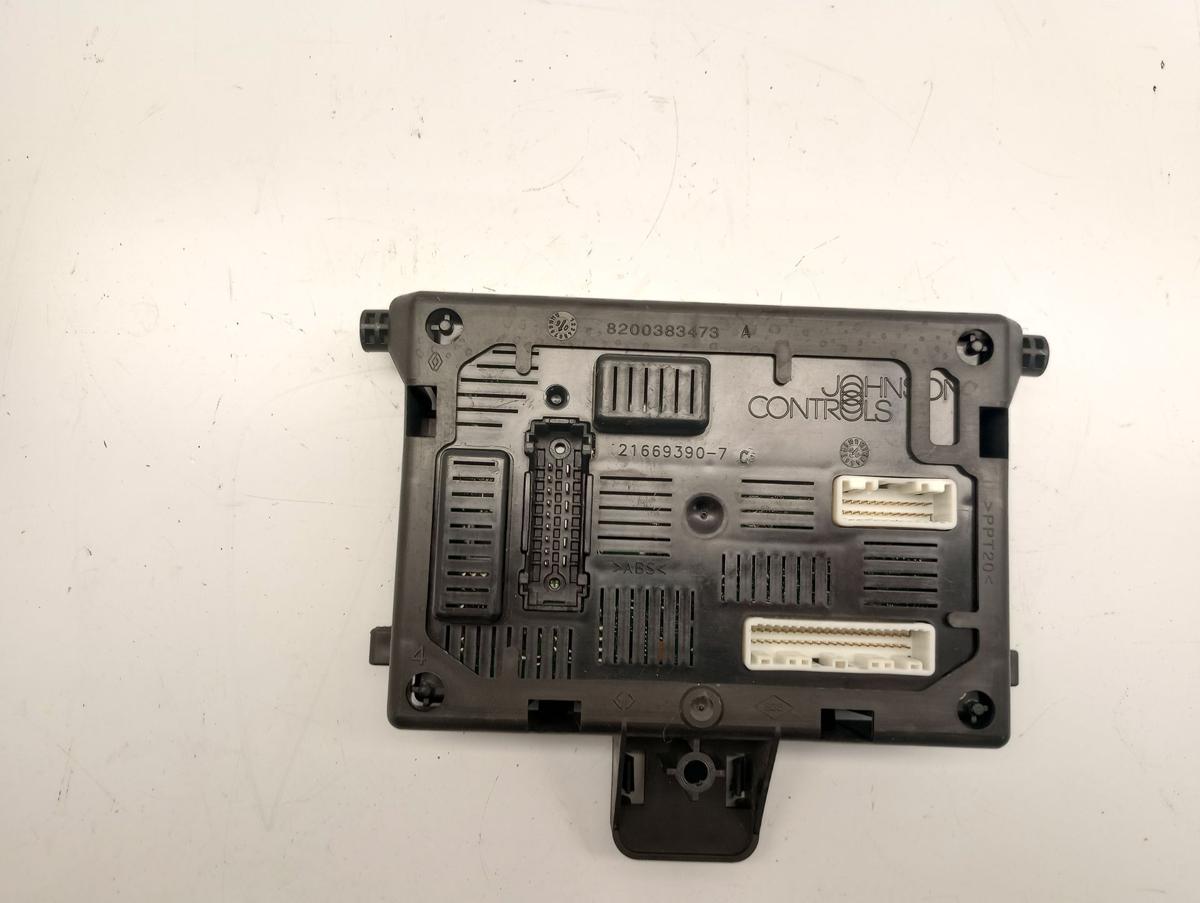 Renault Clio III orig Bordnetzsteuergerät BSI BCM 8200652284 Bj 2006