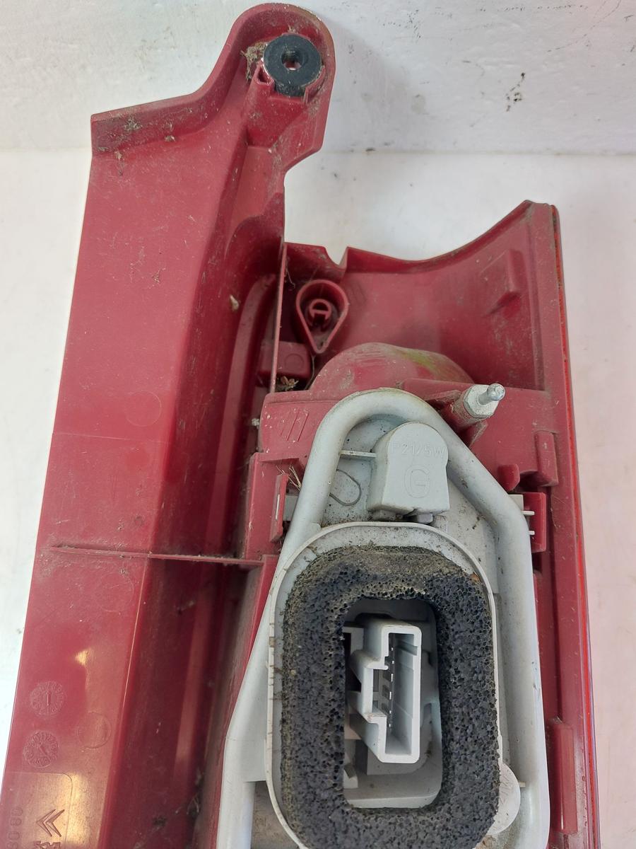 Peugeot Partner II 08 bis 12 Rückleuchte links Heckleuchte Rücklicht OEM