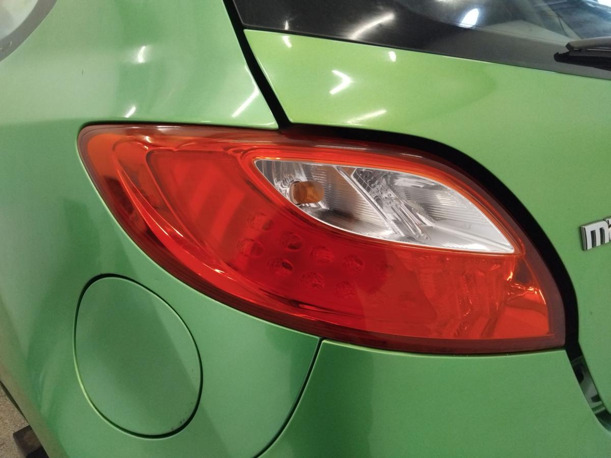 Mazda 2 DE original R&uuml;ckleuchte Heckleuchte links BJ2008