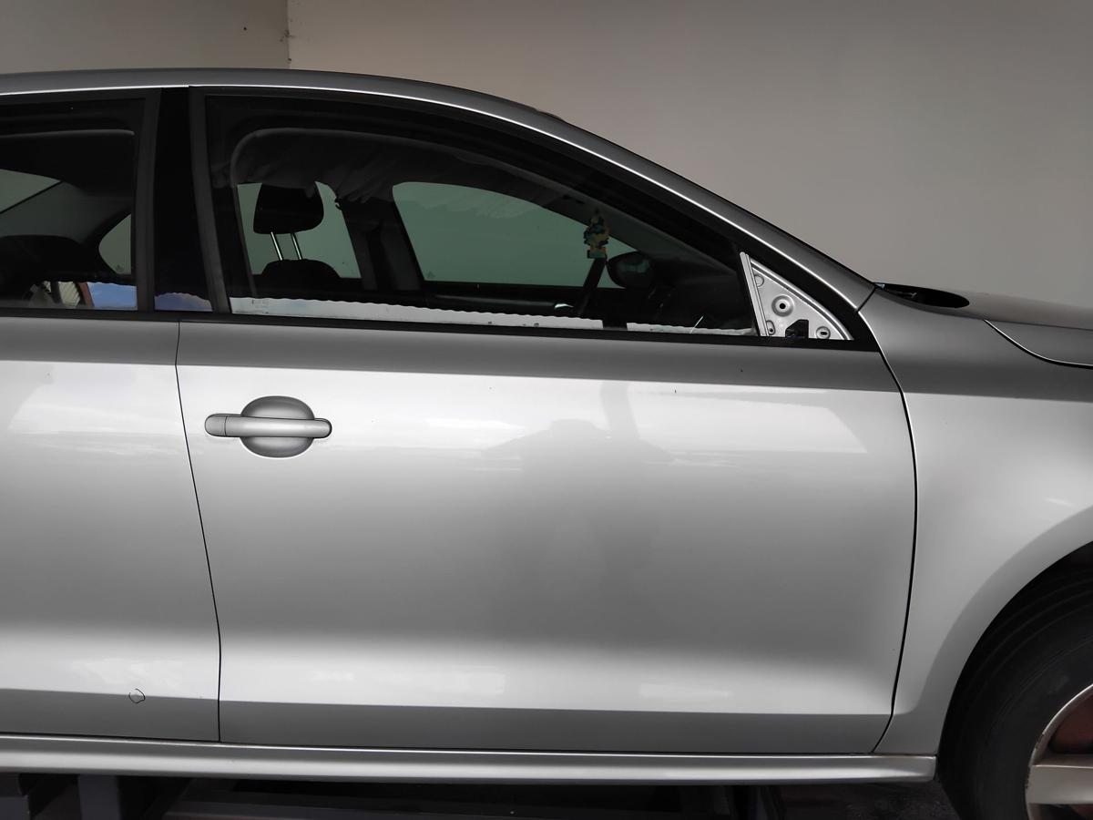 VW Jetta VI 162 T&uuml;r vorn rechts Beifahrert&uuml;r reflexsilbermetallic LA7W BJ2012