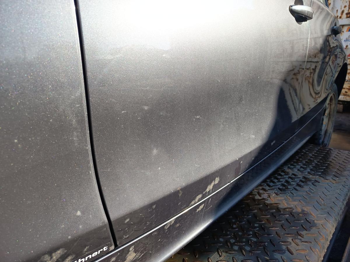 BMW E87 original T&uuml;r vorn links Fahrer Rohbau A22 Sparkling graphite Bj 2005