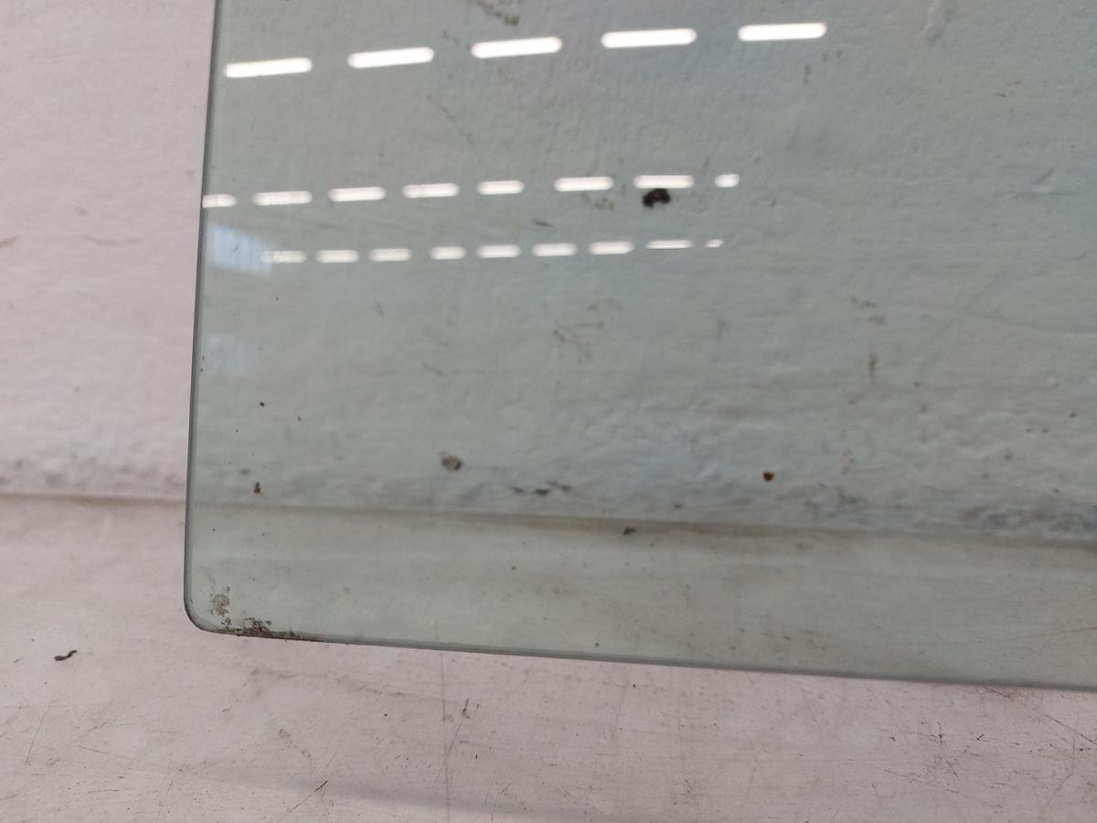 VW Golf Sportsvan AUV ab17 T&uuml;rscheibe hinten links coloriert Seitenscheibe