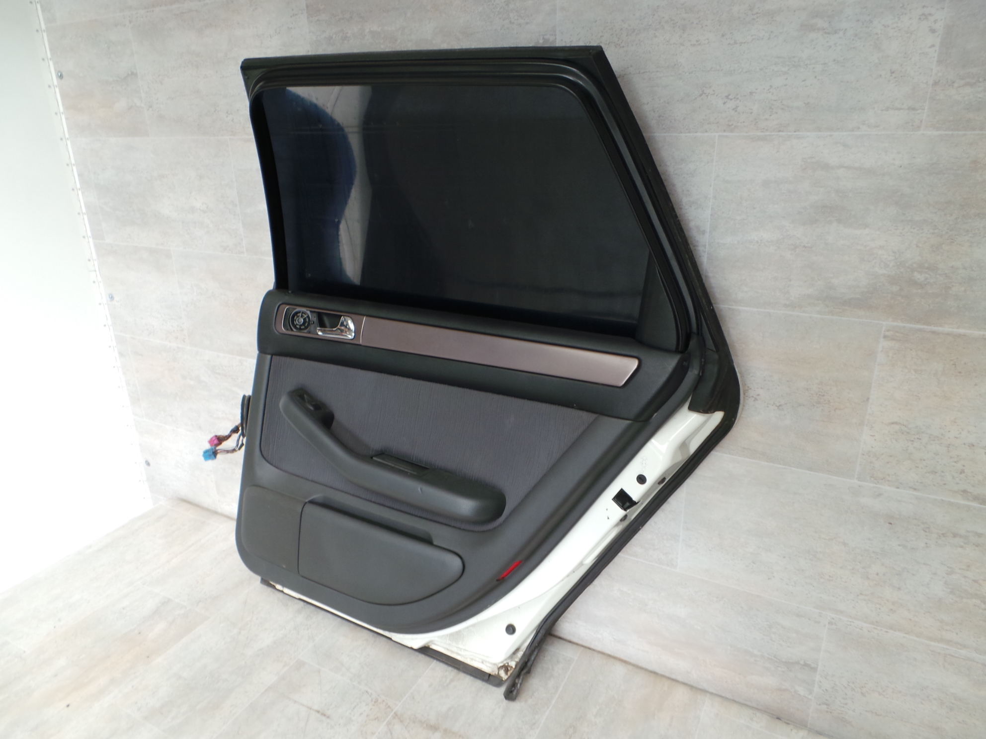 Audi A6 4B Avant Bj.97-01 Tür hinten rechts LY9G - Casablanca Weiss