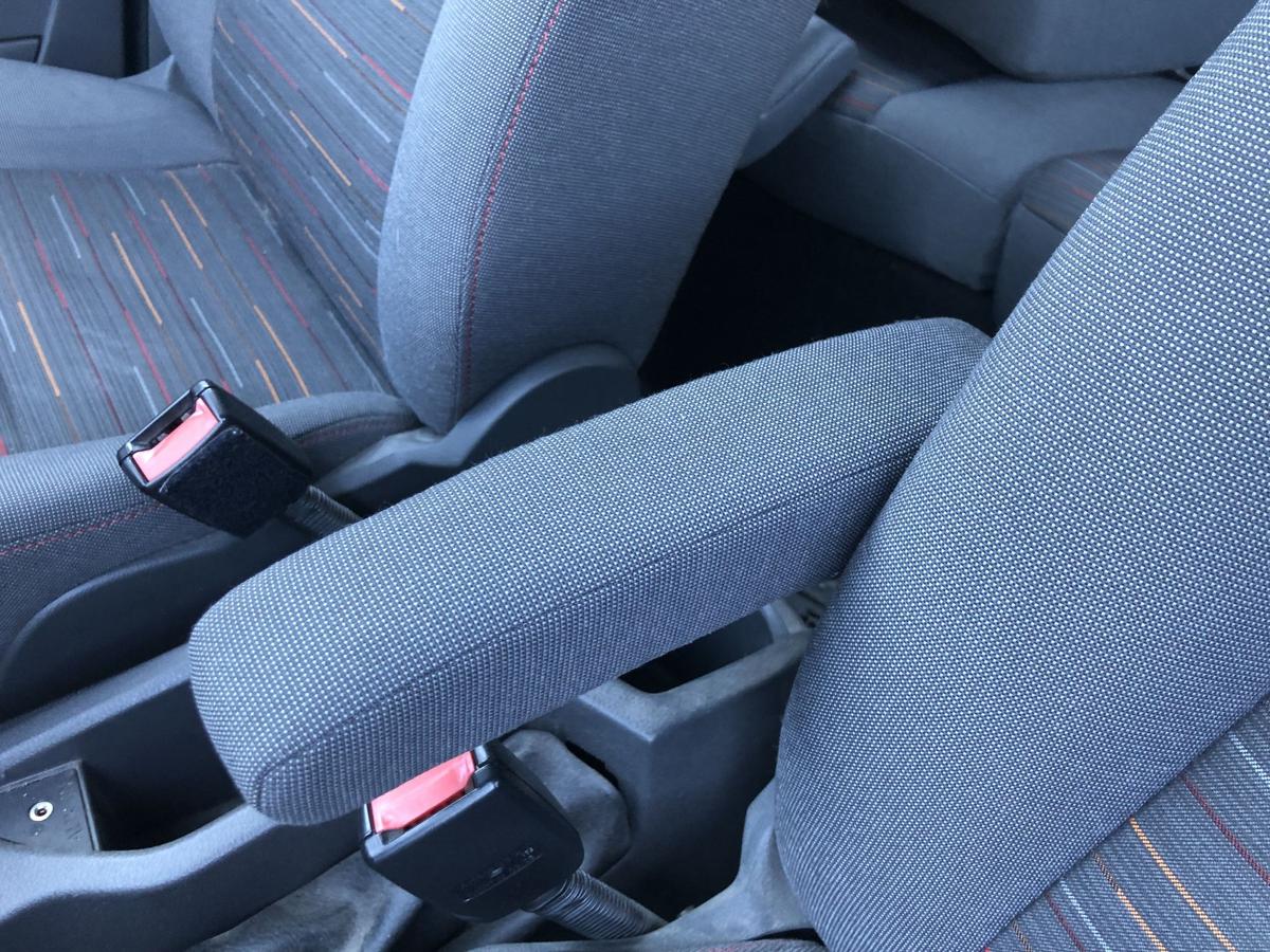 Ford C Max DM2 ab 07 Sitz vorn links Fahrersitz Stoff mit Muster Autositz