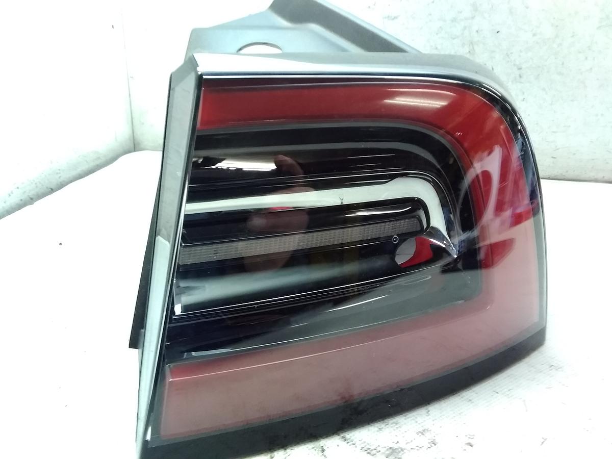 Tesla Model Y original R&uuml;ckleuchte Schlussleuchte rechts au&szlig;en 1502087-99-D