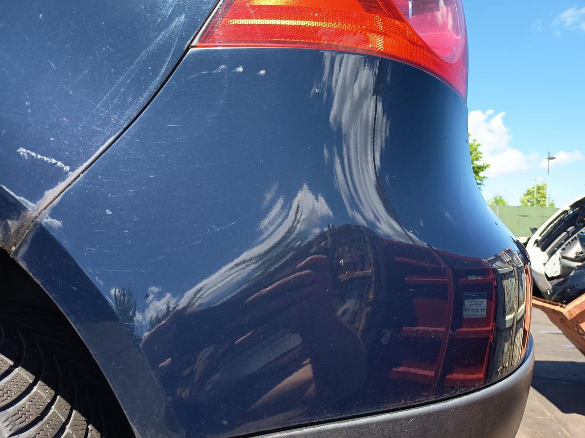 VW Golf V Limo original Sto&szlig;stange F&auml;nger hinten Heck A5G Perlblau Bj 2003