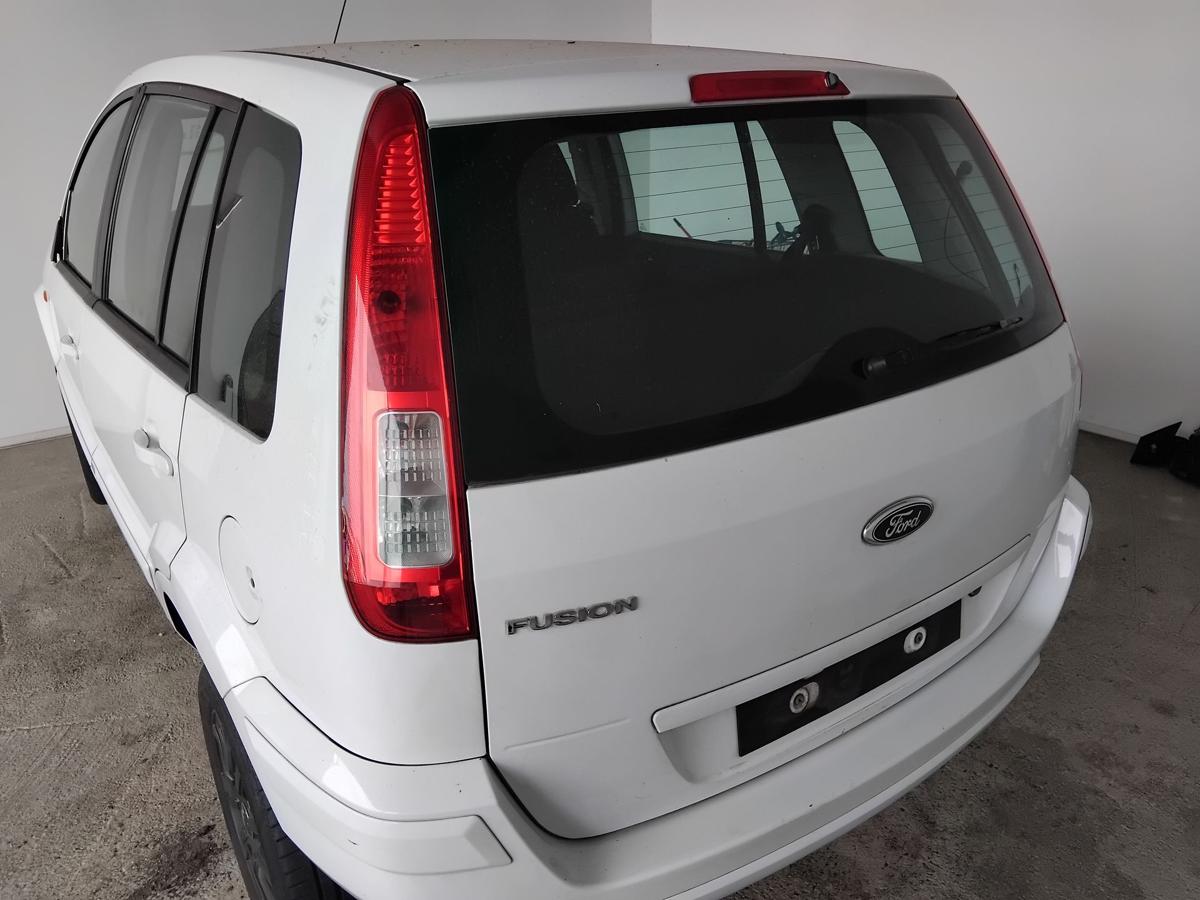 Ford Fusion JU2 Facelift Heckklappe frostweiß mit Heckscheibe BJ2011