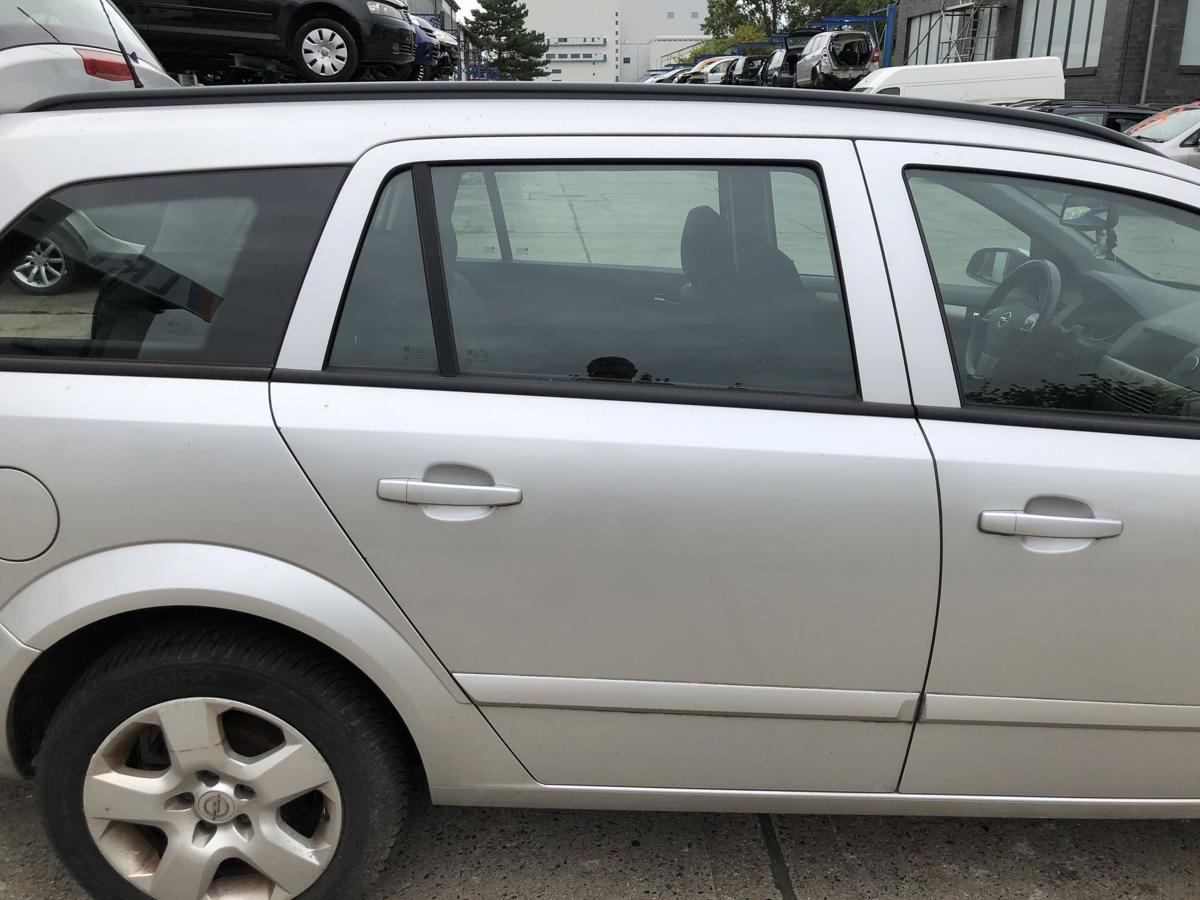 Opel Astra H Caravan T&uuml;r hinten rechts Fondt&uuml;r Kombi im Rohbau 2AU Starsilber