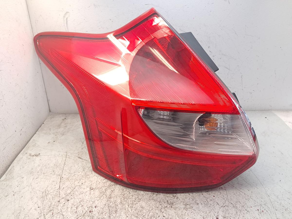 Ford Focus 3 DYB Flie&szlig;heck original R&uuml;ckleuchte Heckleuchte links BJ2012 5-t&uuml;rig
