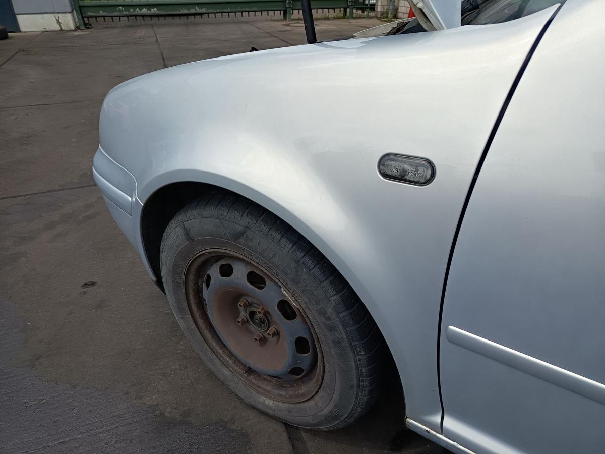 VW Golf IV original Kotfl&uuml;gel links LB7Z Satinsilber Baujahr 2000