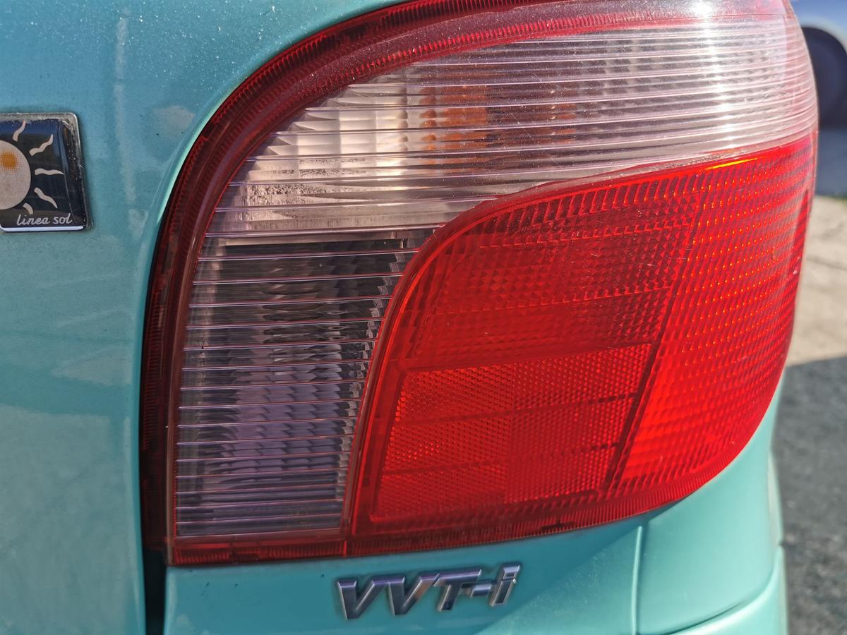 Toyota Yaris XP10 Rückleuchte Schlussleuchte Rücklicht hinten rechts 3 Türer