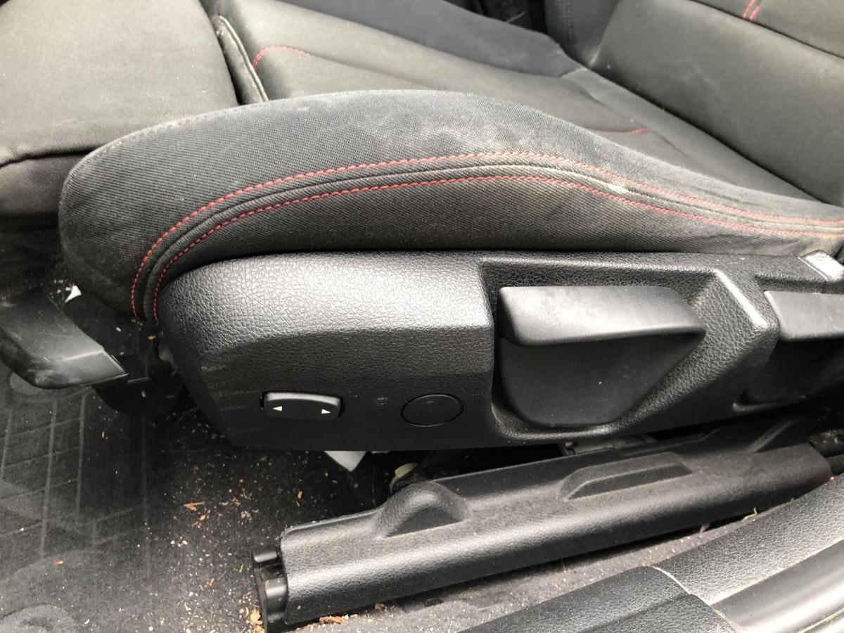 BMW 3er F30 F31 Sportline Sportsitz vorn links Sitz Fahrersitz Stoff Heizung