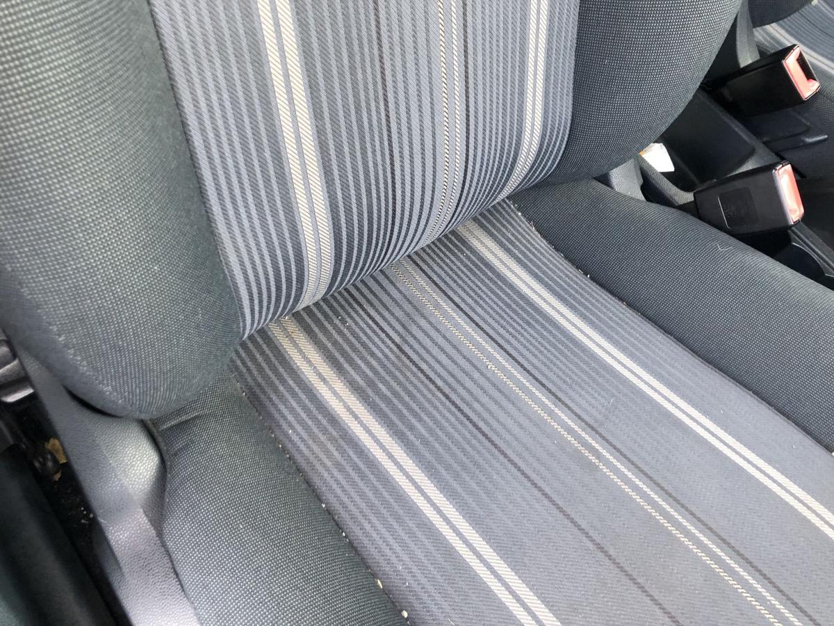 Ford Fiesta JA8 2AJ Sitz vorne rechts Beifahrersitz 5trg