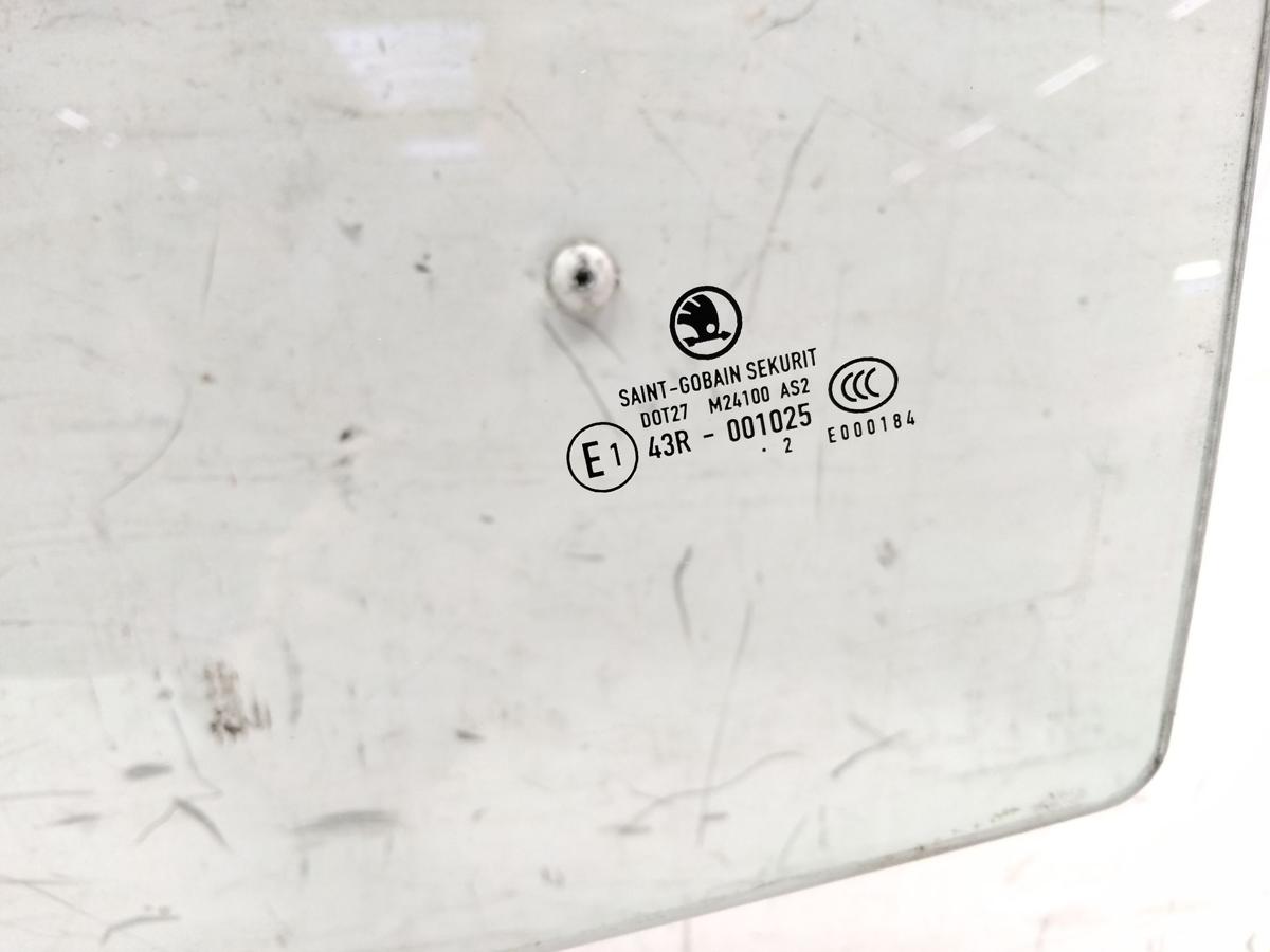 Skoda Fabia 2 5J Facelift original Türscheibe vorn links grüncolor BJ2012